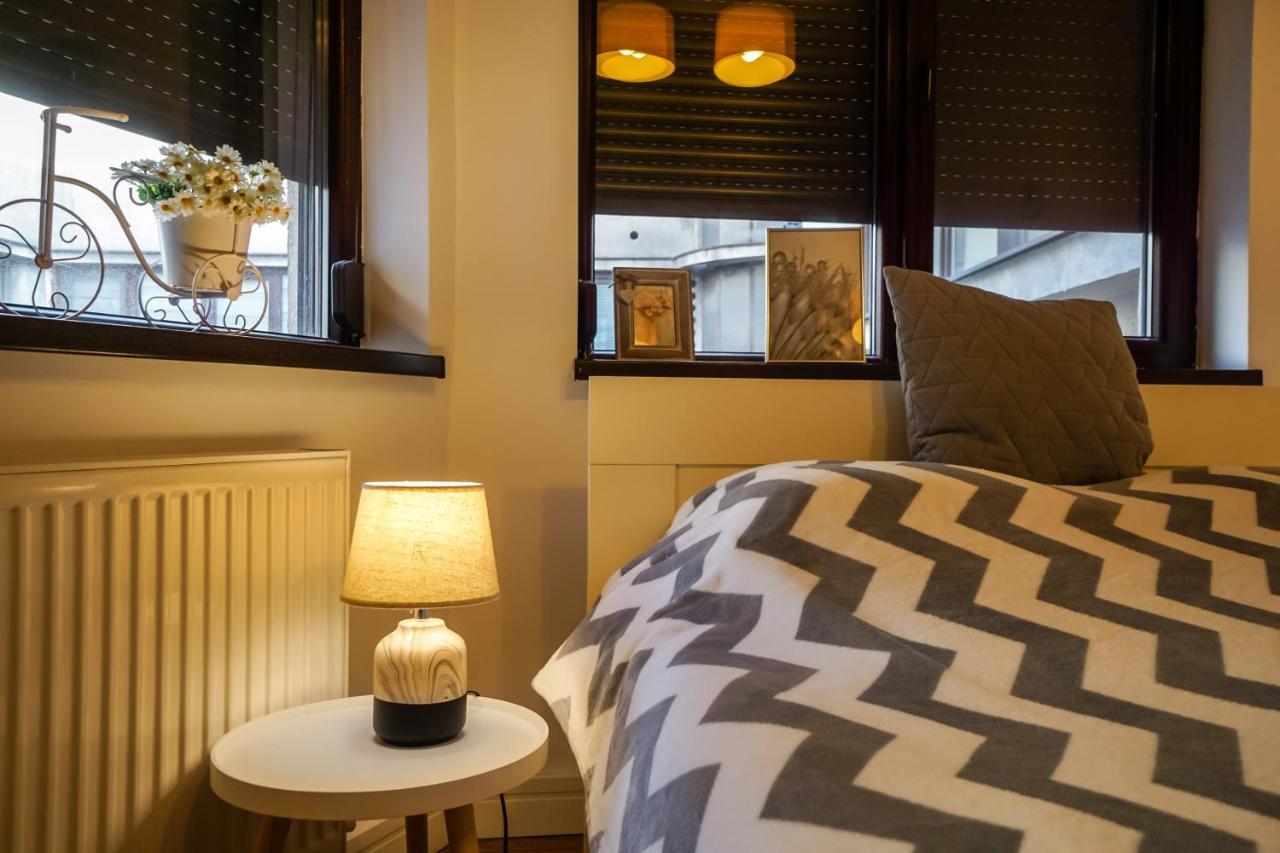 Victoriei Blue Apartment Букурещ Екстериор снимка