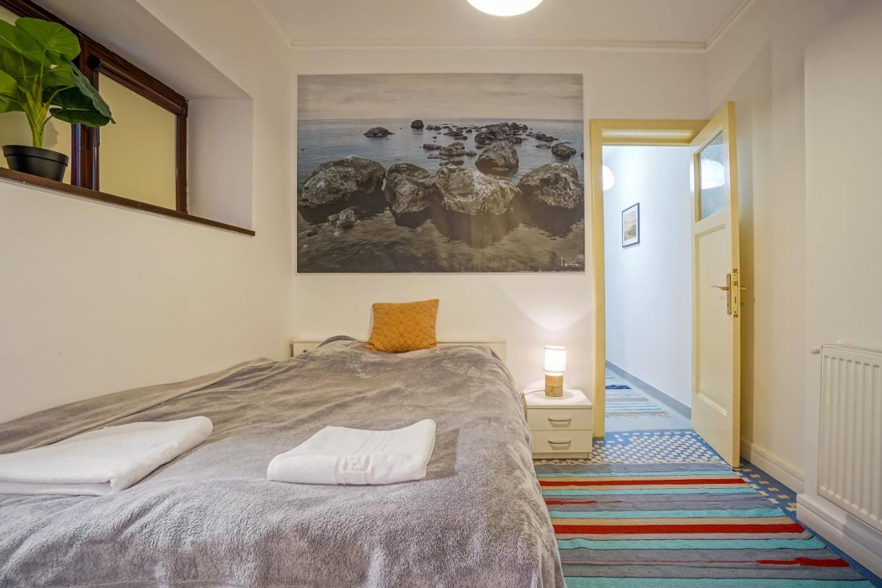 Victoriei Blue Apartment Букурещ Екстериор снимка